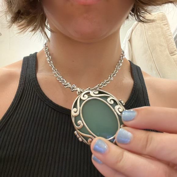 Beautiful necklace - Picture 2 of 4